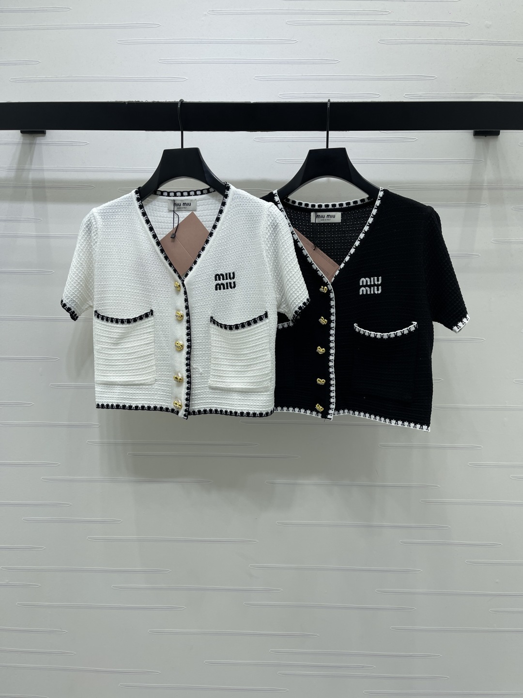 Women's short sleeves